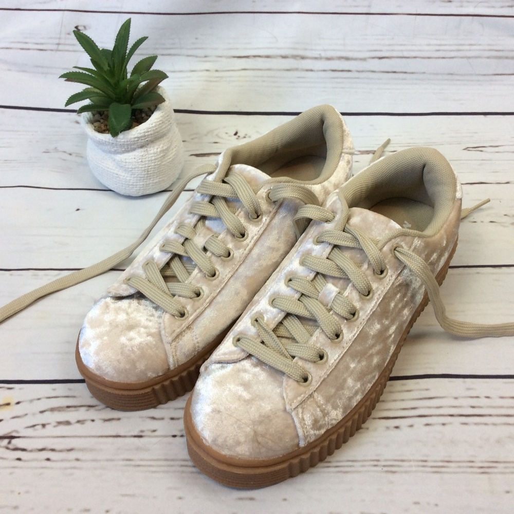 NWOB Misbehave Velvet Platform Sneakers, Size 8